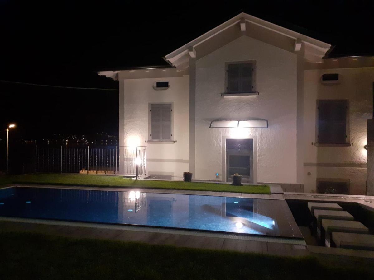 Lescen White Residence - Swimming Pool Lezzeno Exteriör bild